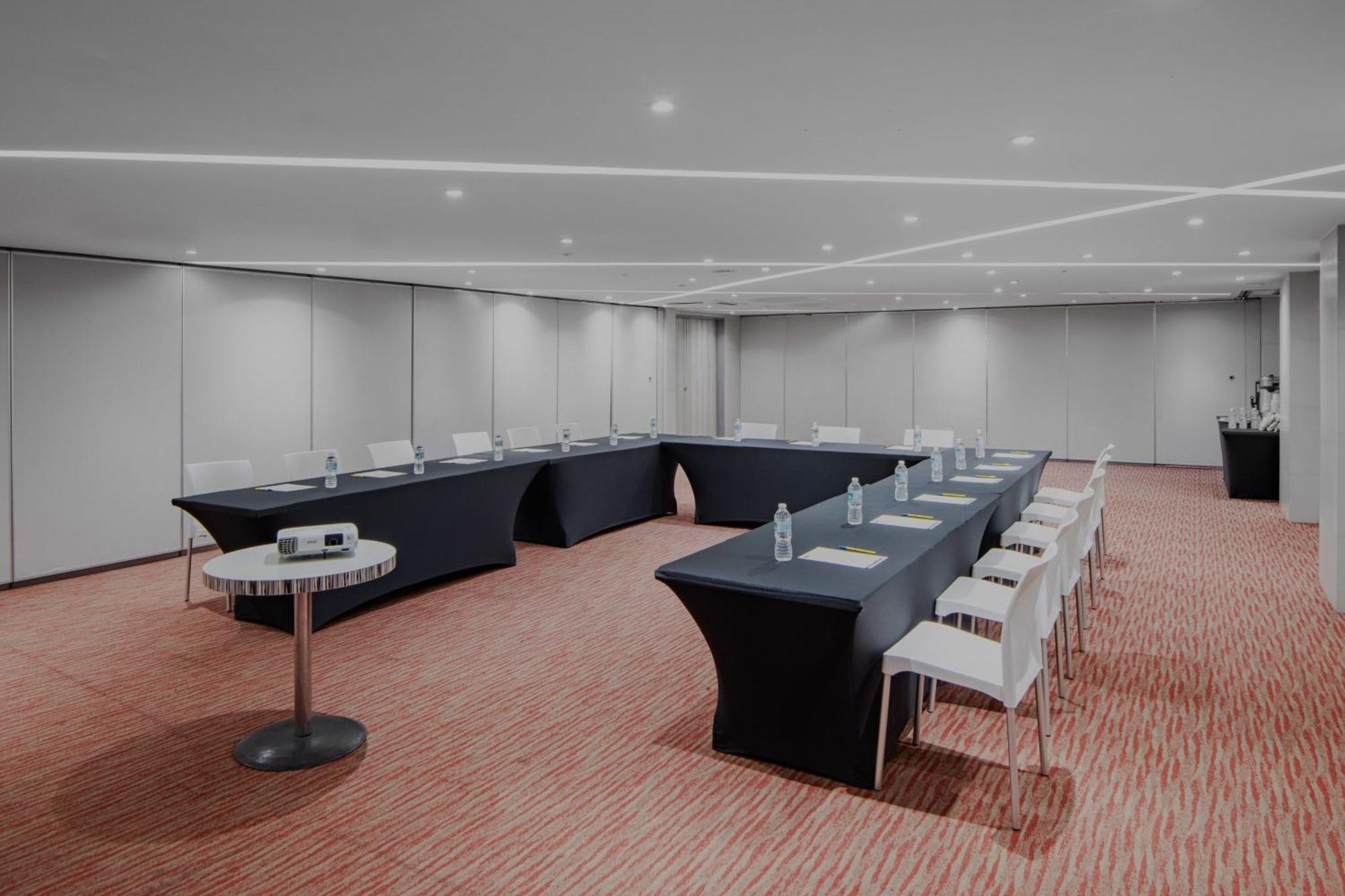 Express By Marriott Ciudad De Alameda Hotel