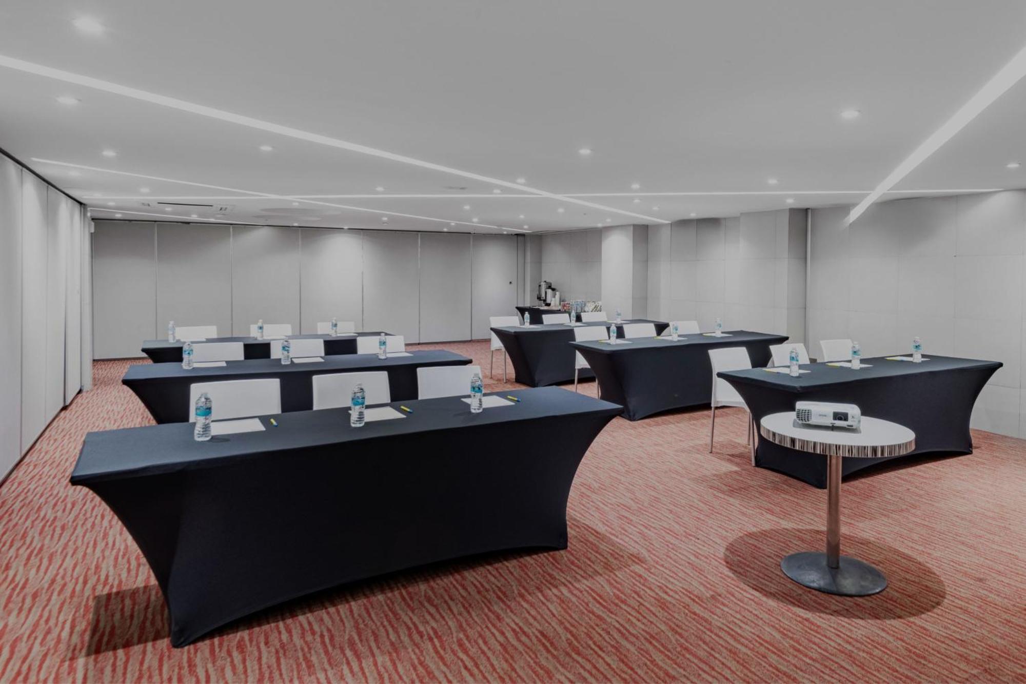 Express By Marriott Ciudad De Alameda 3*