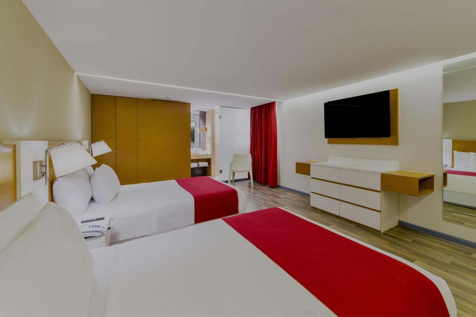 Hotel Express By Marriott Ciudad De Alameda 3*