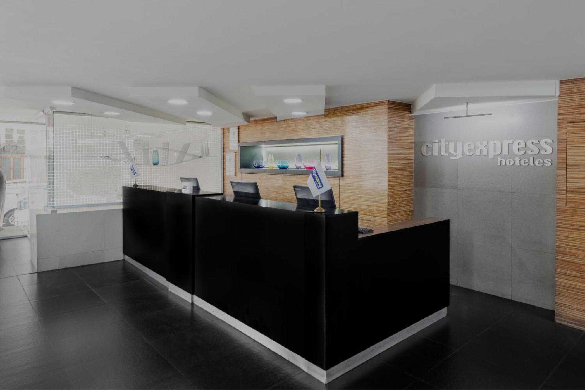 Hotel Express By Marriott Ciudad De Alameda 3*