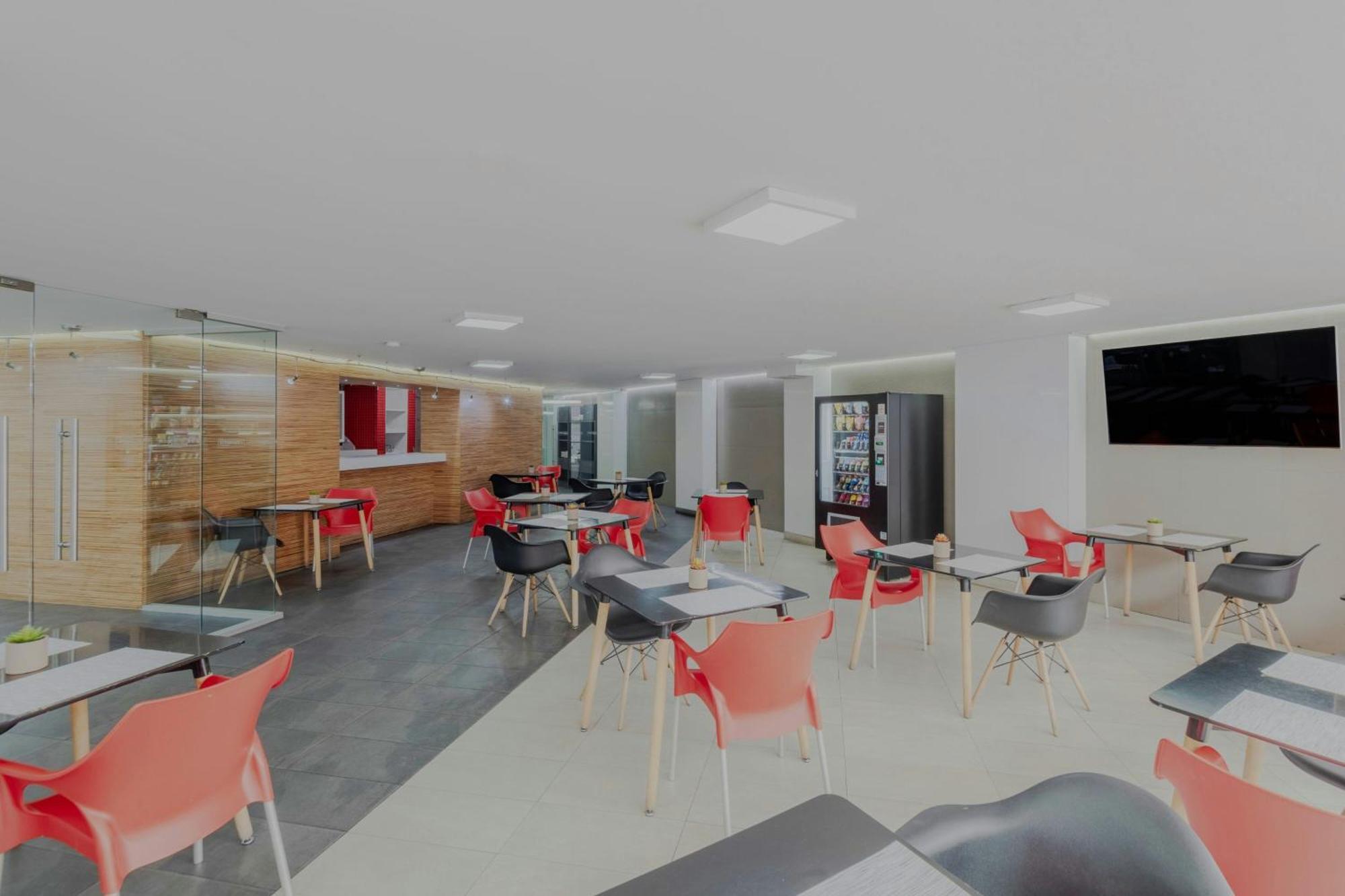Hotel Express By Marriott Ciudad De Alameda